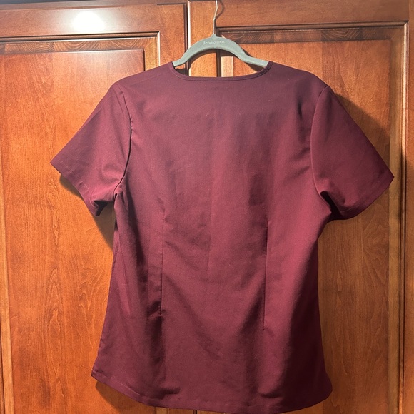 Maroon burgundy scrub jogger set - Picture 3 of 8